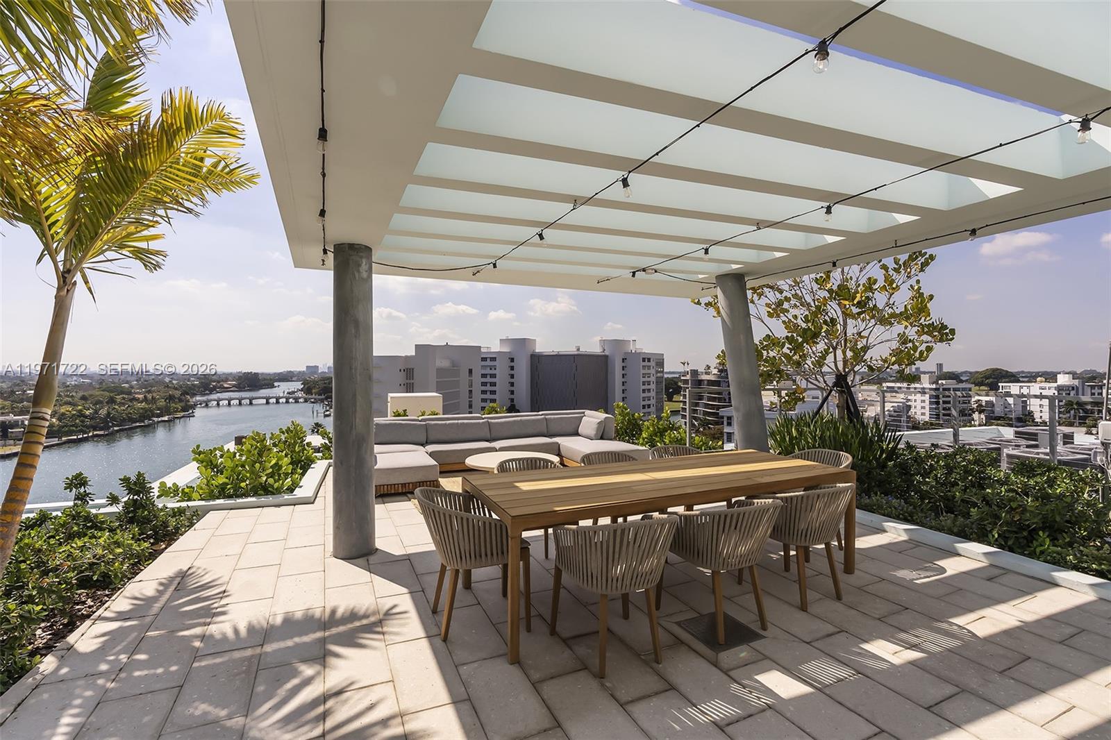 LA BAIA CONDOMINIUM - Residential