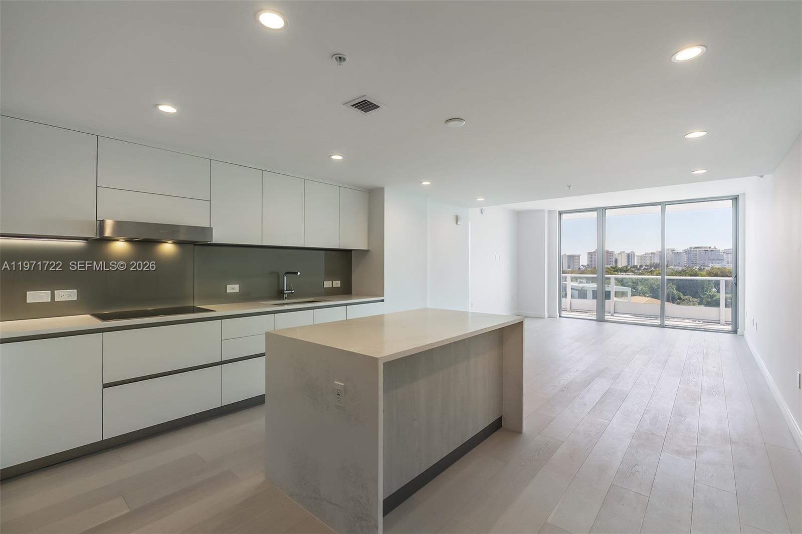 LA BAIA CONDOMINIUM - Residential