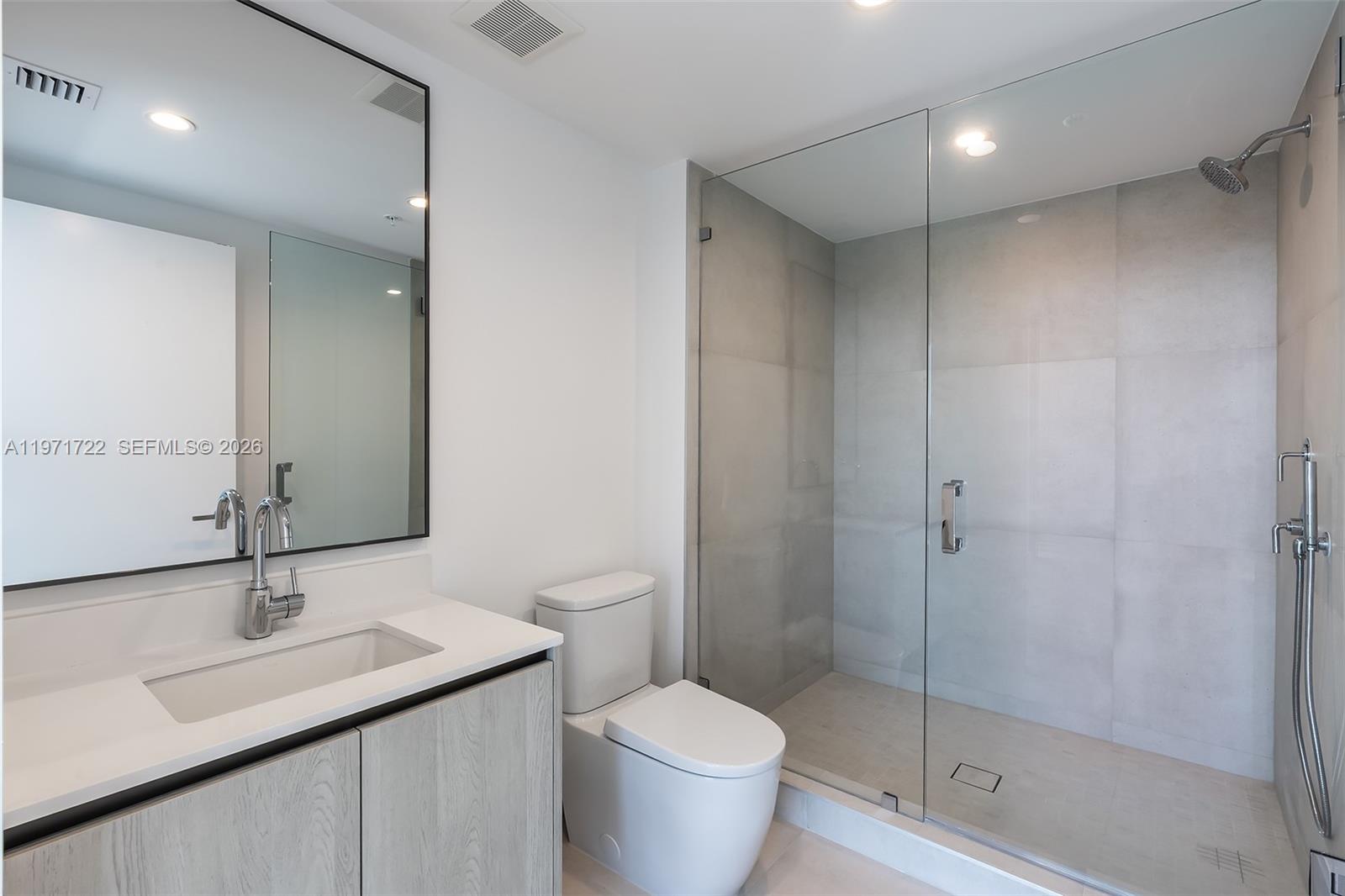 LA BAIA CONDOMINIUM - Residential