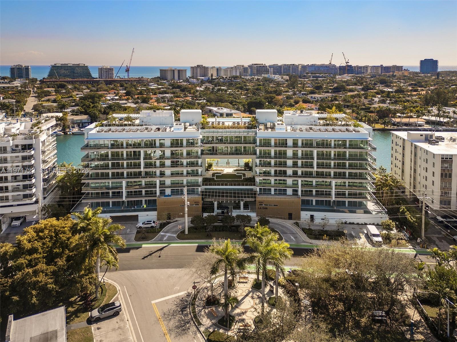 LA BAIA CONDOMINIUM - Residential