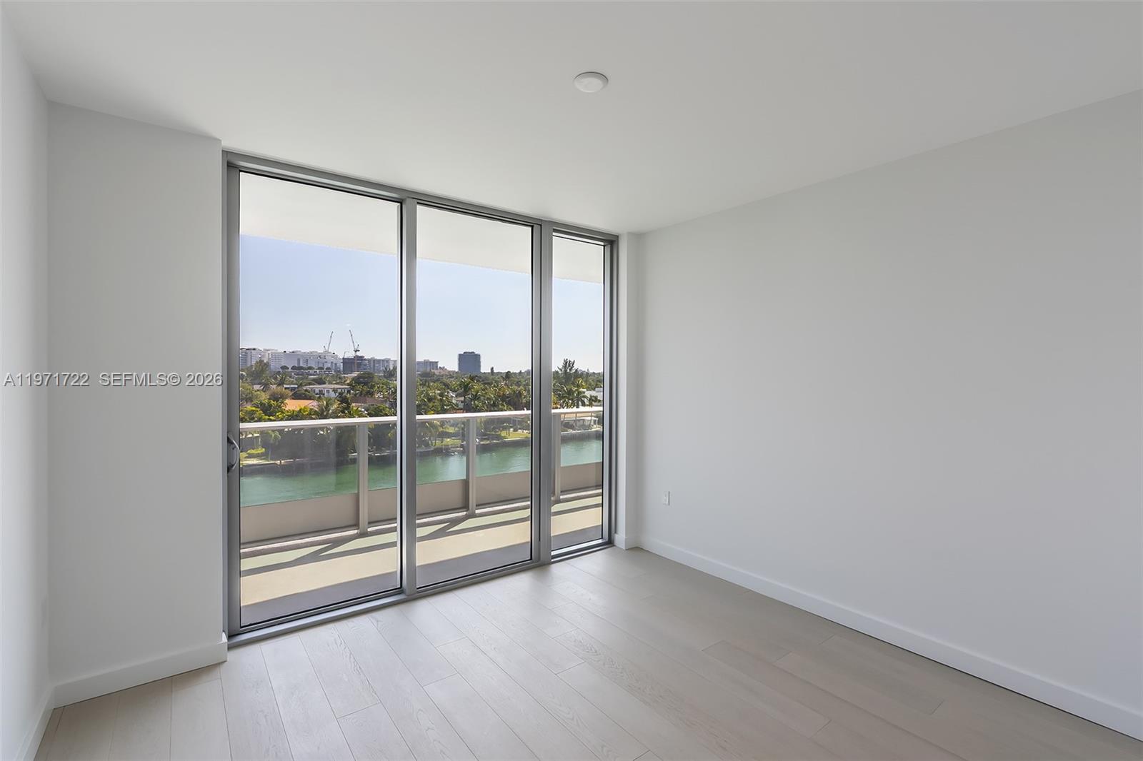 LA BAIA CONDOMINIUM - Residential