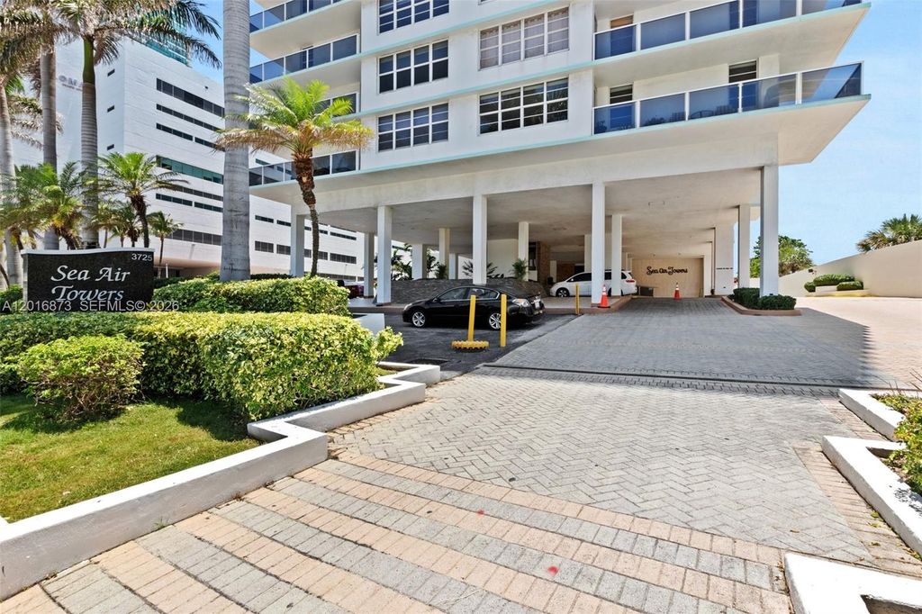 Photo of 3725 S Ocean Dr #921, Hollywood, FL 33019 (MLS # A12016873)