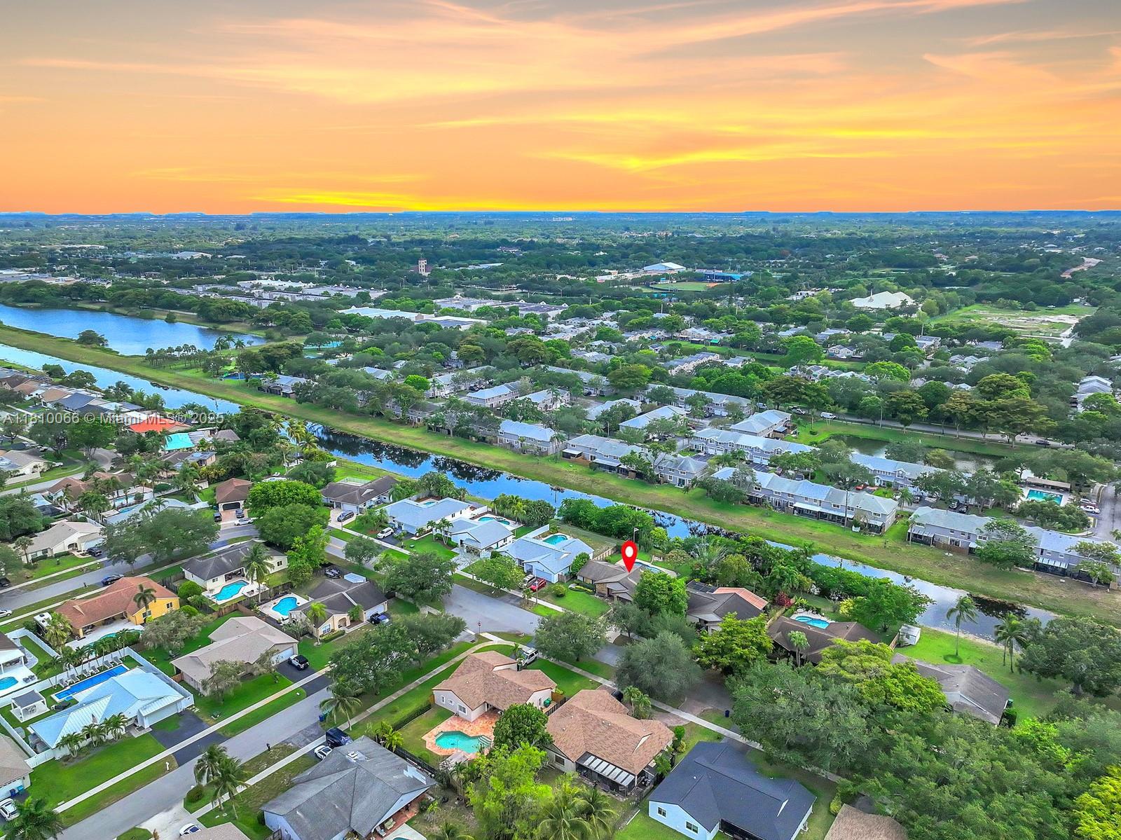 FLAMINGO GARDENS - Residential
