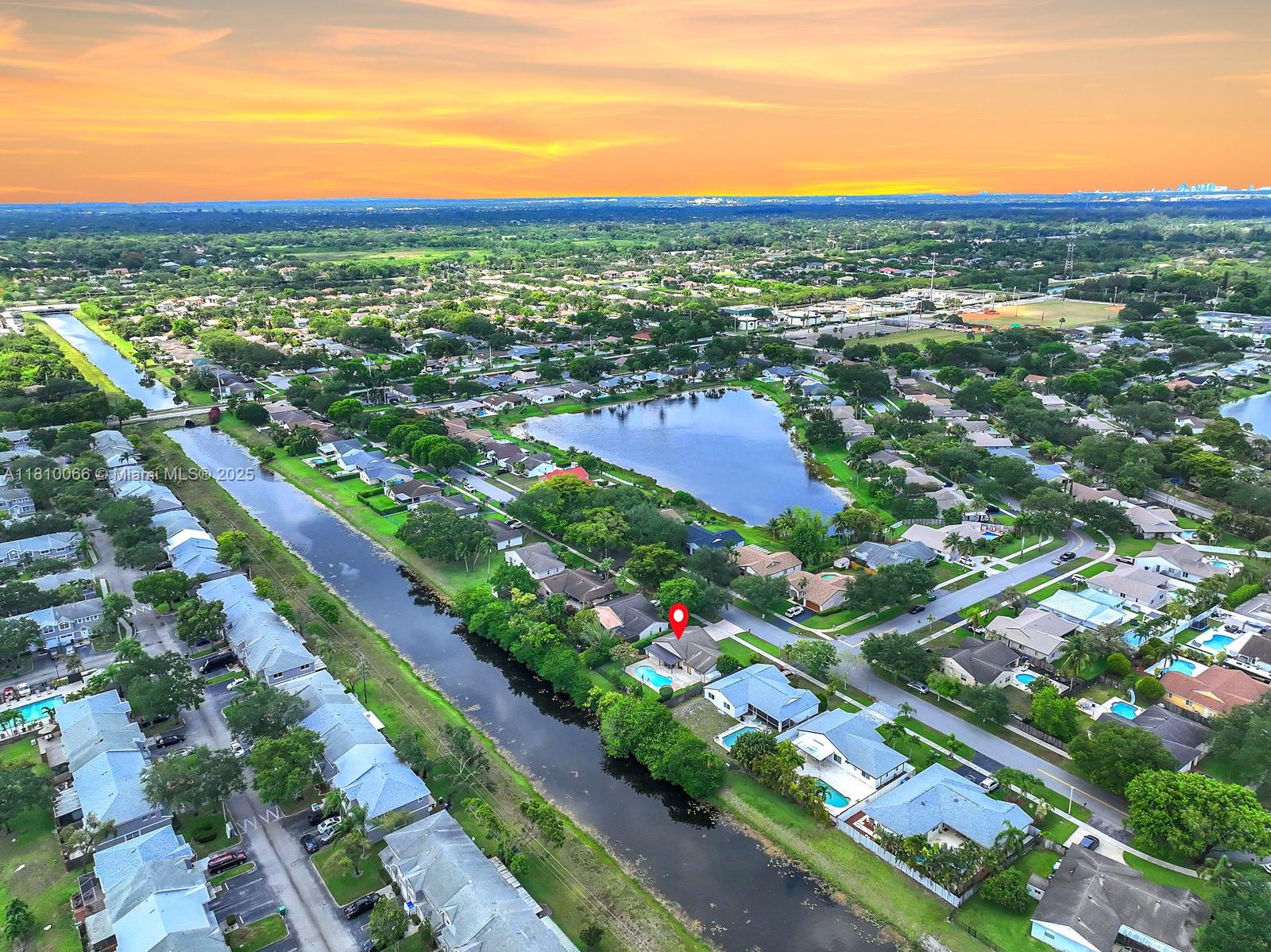 FLAMINGO GARDENS - Residential