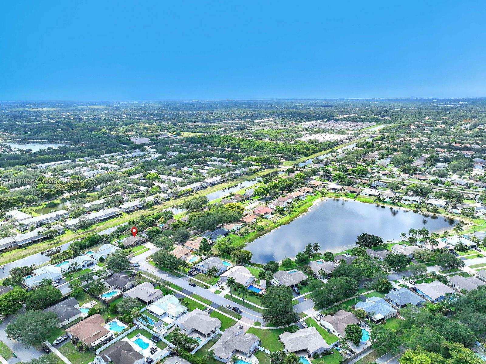 FLAMINGO GARDENS - Residential