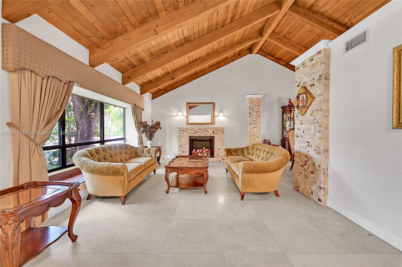 863 W Coco Plum Cir