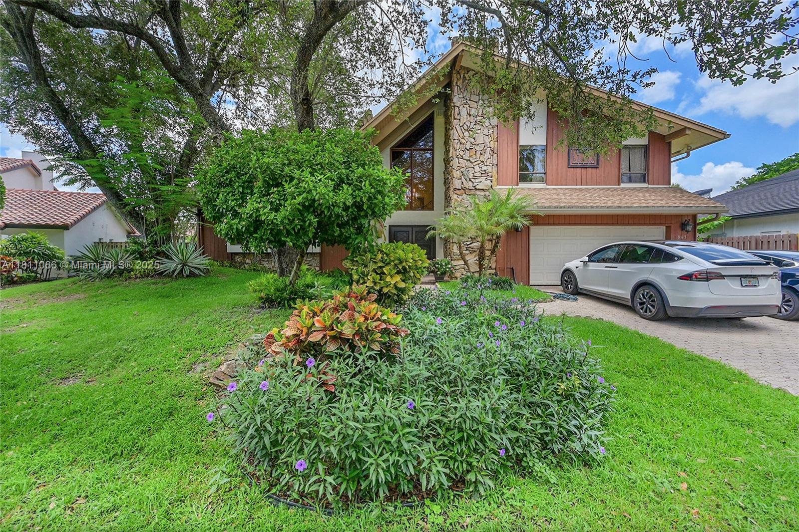 863 W Coco Plum Cir