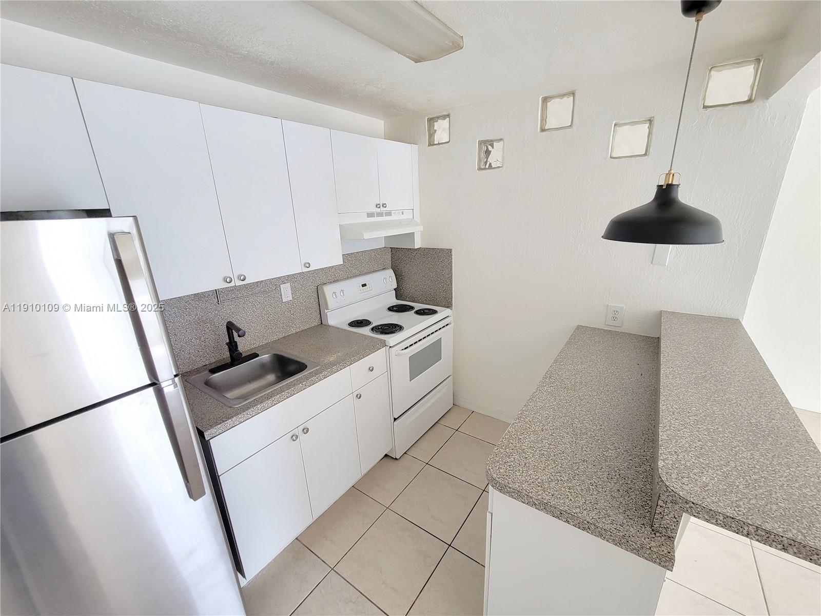 TEMPO CONDO PH I - Residential Lease