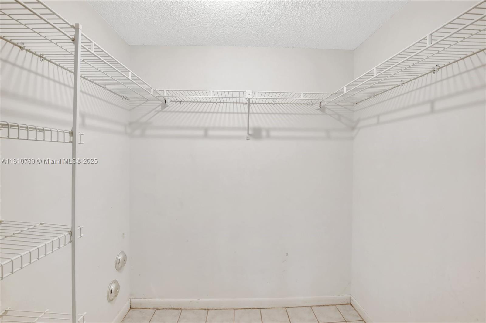 CELEBRATION POINT CONDO #5 - Residential