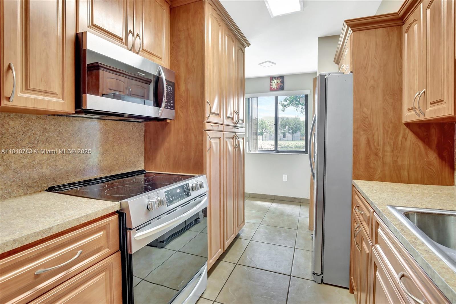 15535 N Miami Lakeway N 106