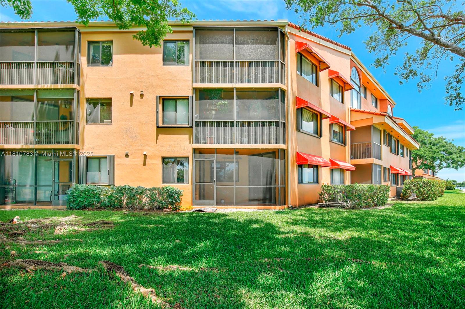 CELEBRATION POINT CONDO #5 - Residential