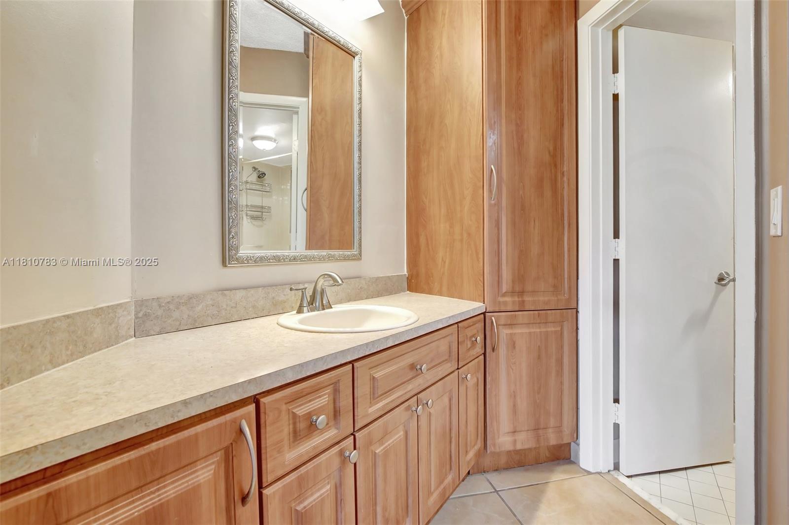 CELEBRATION POINT CONDO #5 - Residential