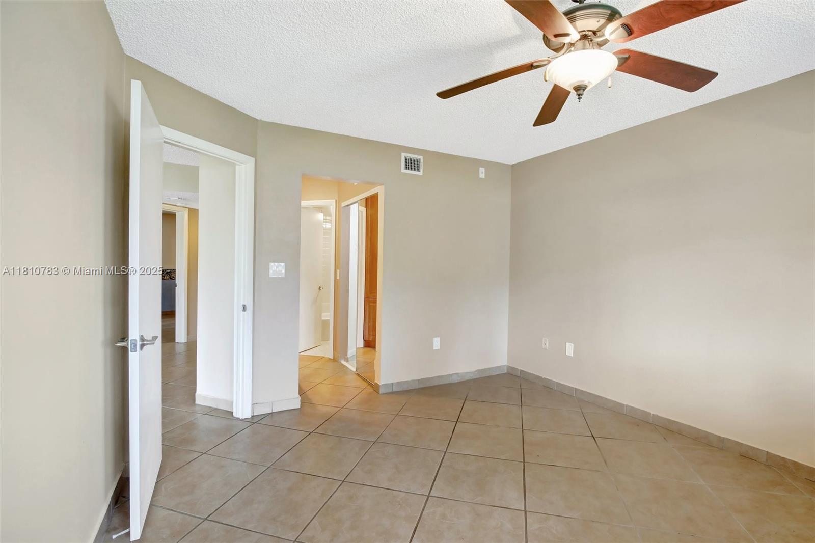 CELEBRATION POINT CONDO #5 - Residential