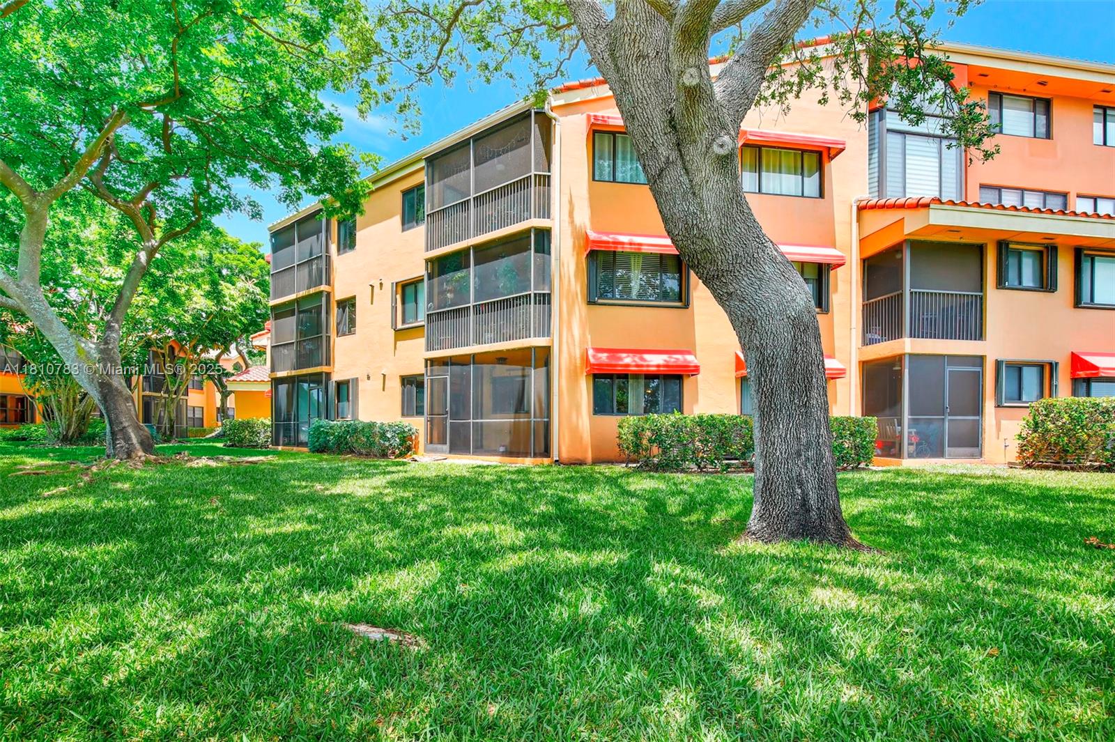 CELEBRATION POINT CONDO #5 - Residential