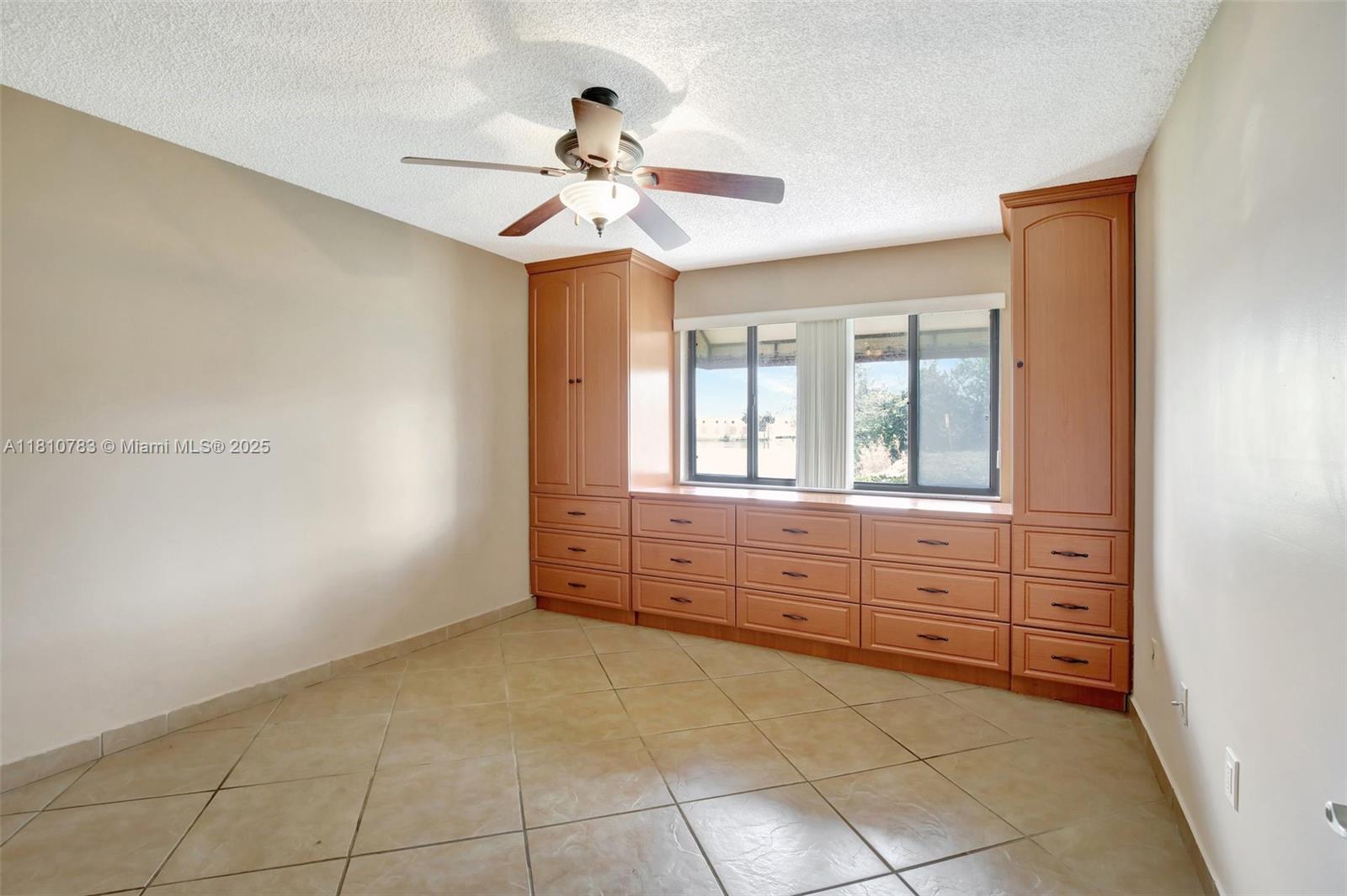 CELEBRATION POINT CONDO #5 - Residential