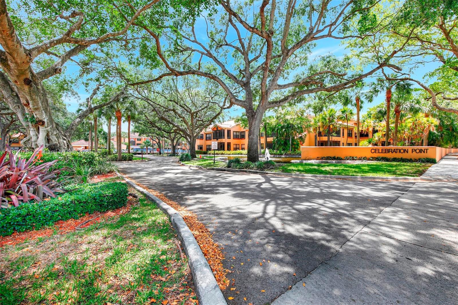 CELEBRATION POINT CONDO #5 - Residential