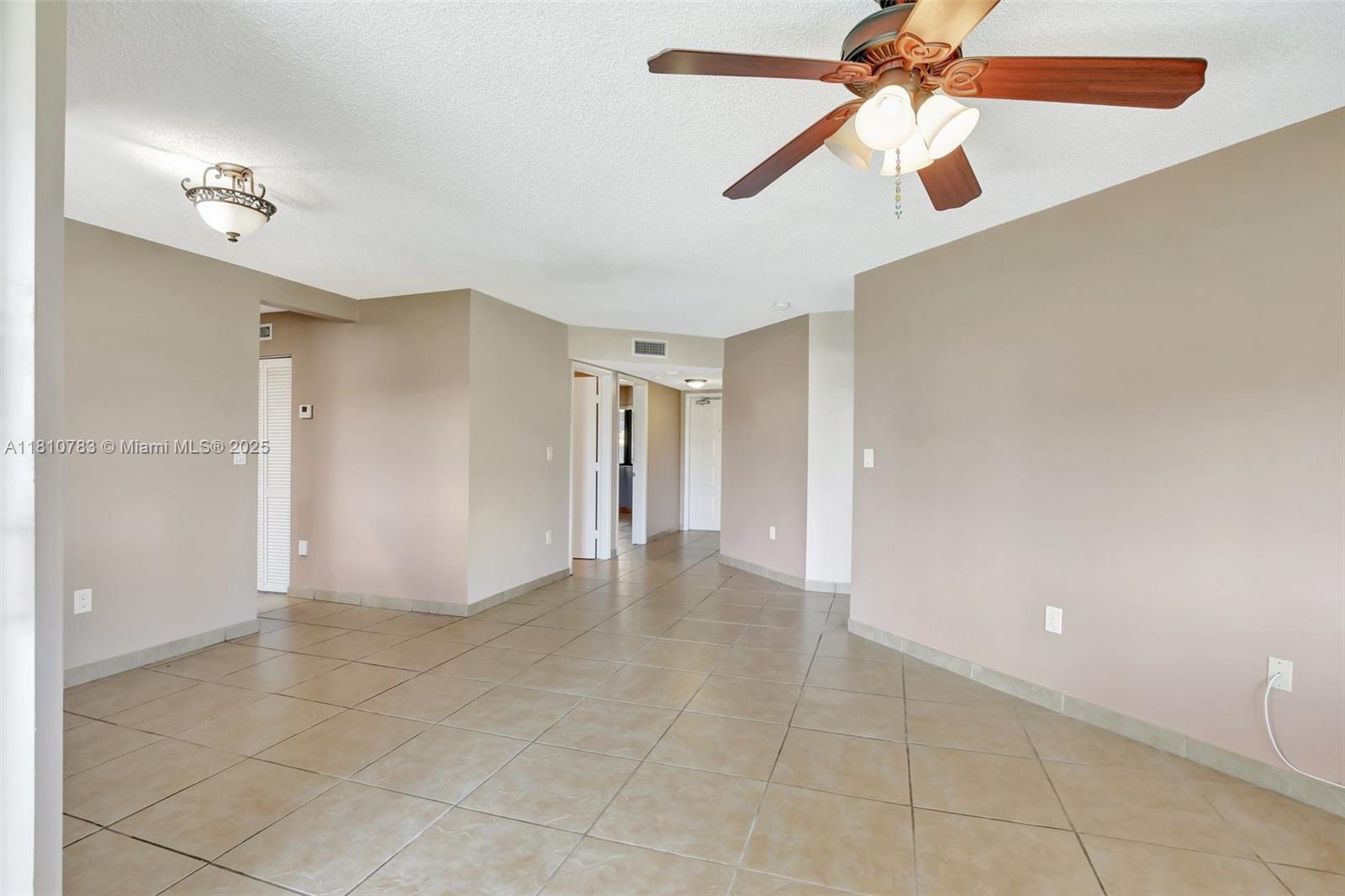 CELEBRATION POINT CONDO #5 - Residential