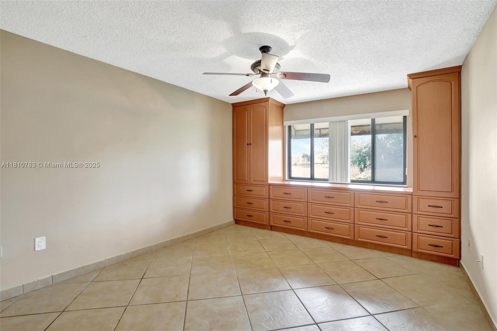 CELEBRATION POINT CONDO #5 - Residential