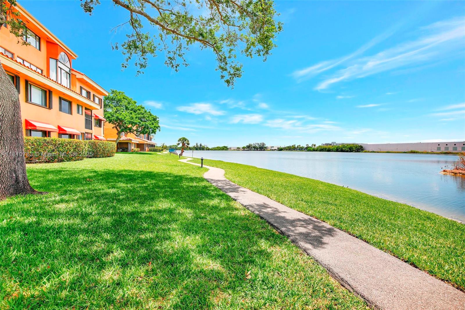 CELEBRATION POINT CONDO #5 - Residential