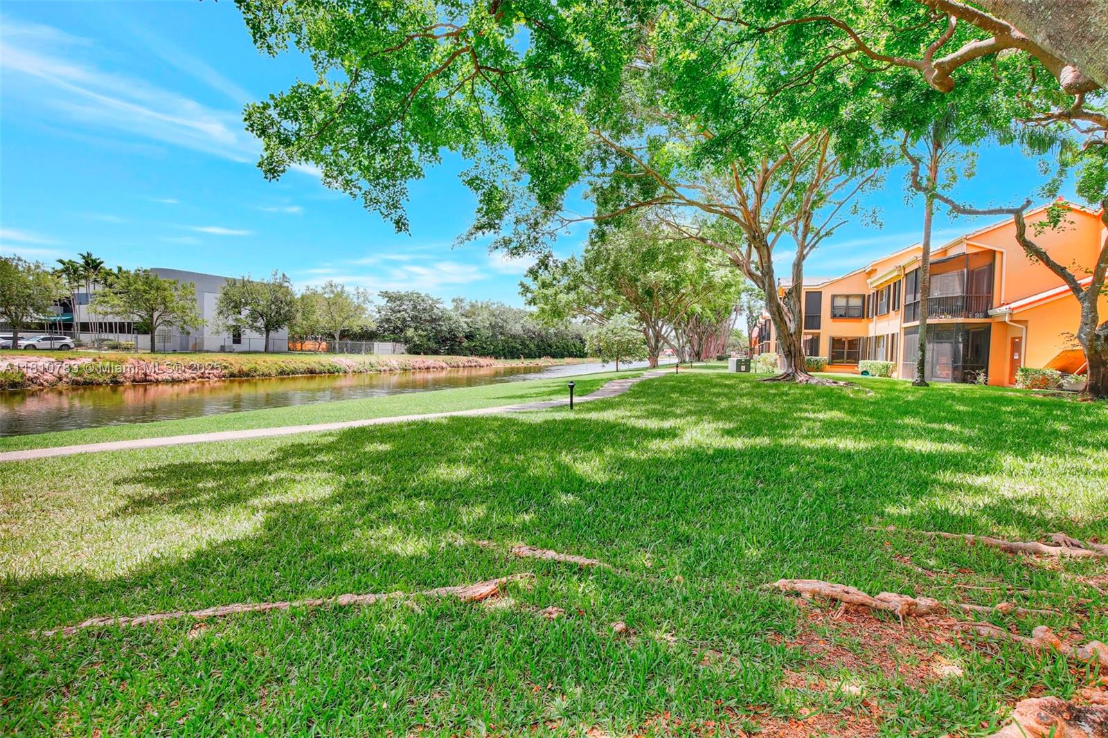 CELEBRATION POINT CONDO #5 - Residential