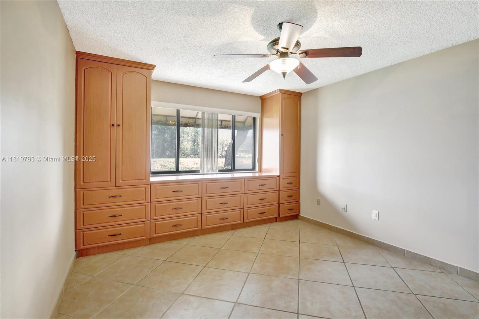 CELEBRATION POINT CONDO #5 - Residential