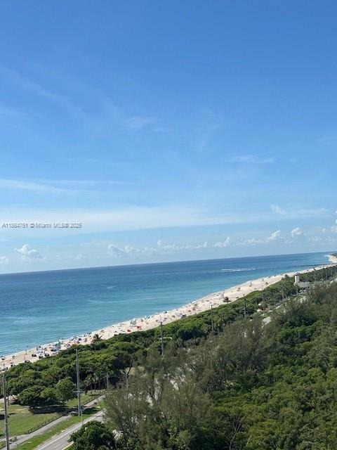A remodeled amazing unit, 2 bedroom/2bathroom at Arlen House East! Walk to the beach whenever you wish, close to Oleta Park, Aventura Mall and Bal Harbour Shops. All new furniture. Awesome direct ocean views from all the rooms, with a large size balcony with impact doors slide windows. The Building has gone through a massive renovation . All amenities are included, a huge pool, two gyms, sauna, tennis courts, 24-hour security, and a newly remodeled lobby, a desirable location close to everything. A must see unit !