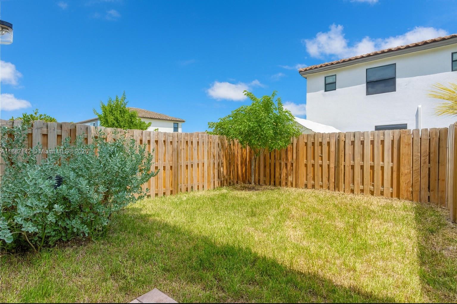 SILVER PALM RESIDENTIAL H - Residential Lease