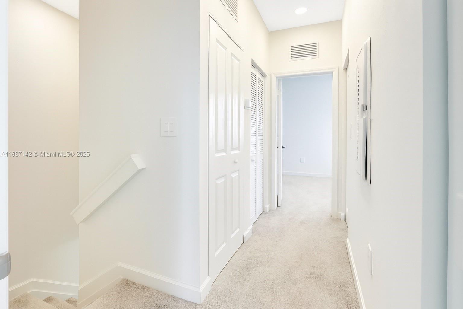 SILVER PALM RESIDENTIAL H - Residential Lease