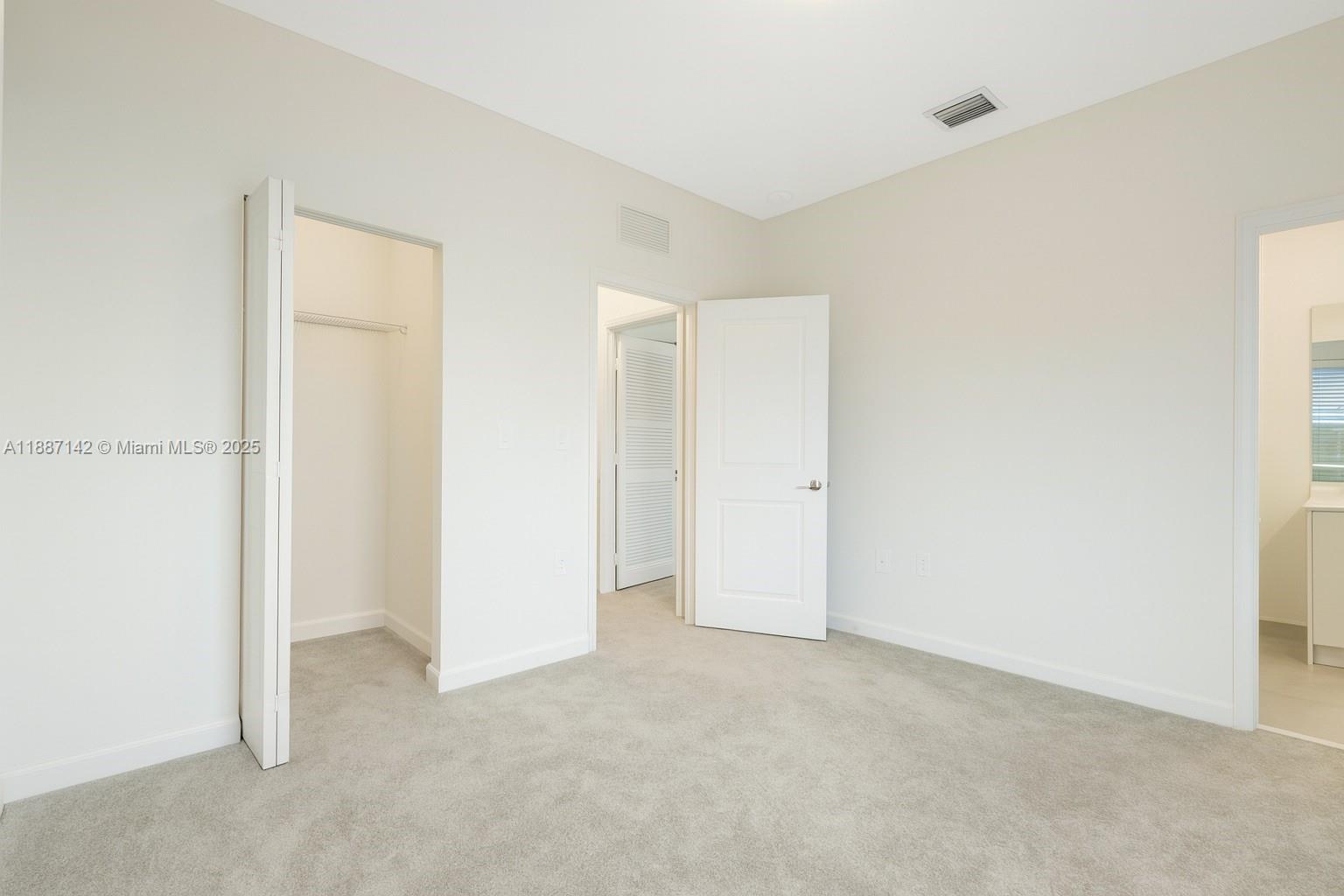 SILVER PALM RESIDENTIAL H - Residential Lease