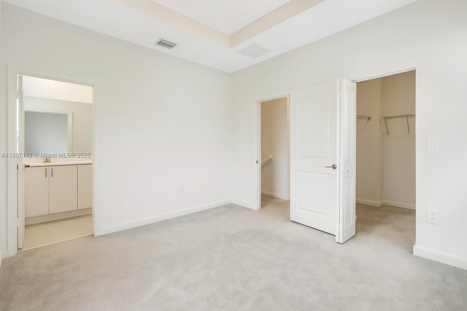 SILVER PALM RESIDENTIAL H - Residential Lease