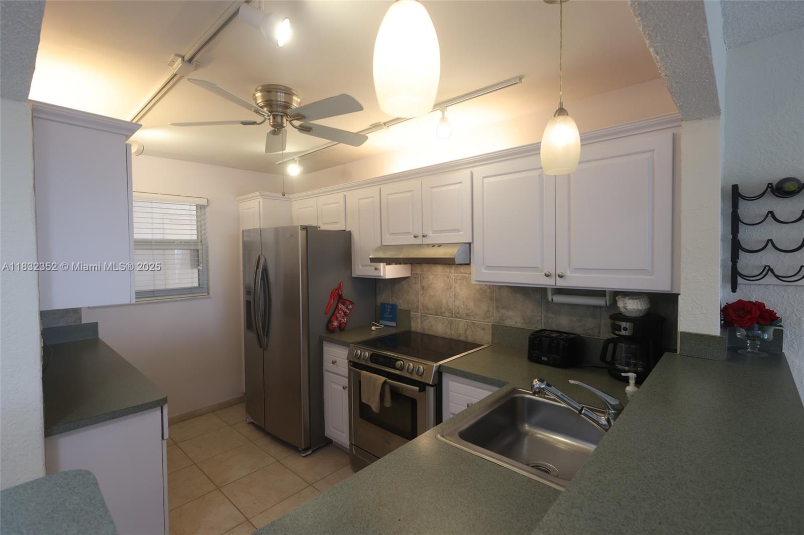 DELPHI TOWERS CONDO - Residential Lease