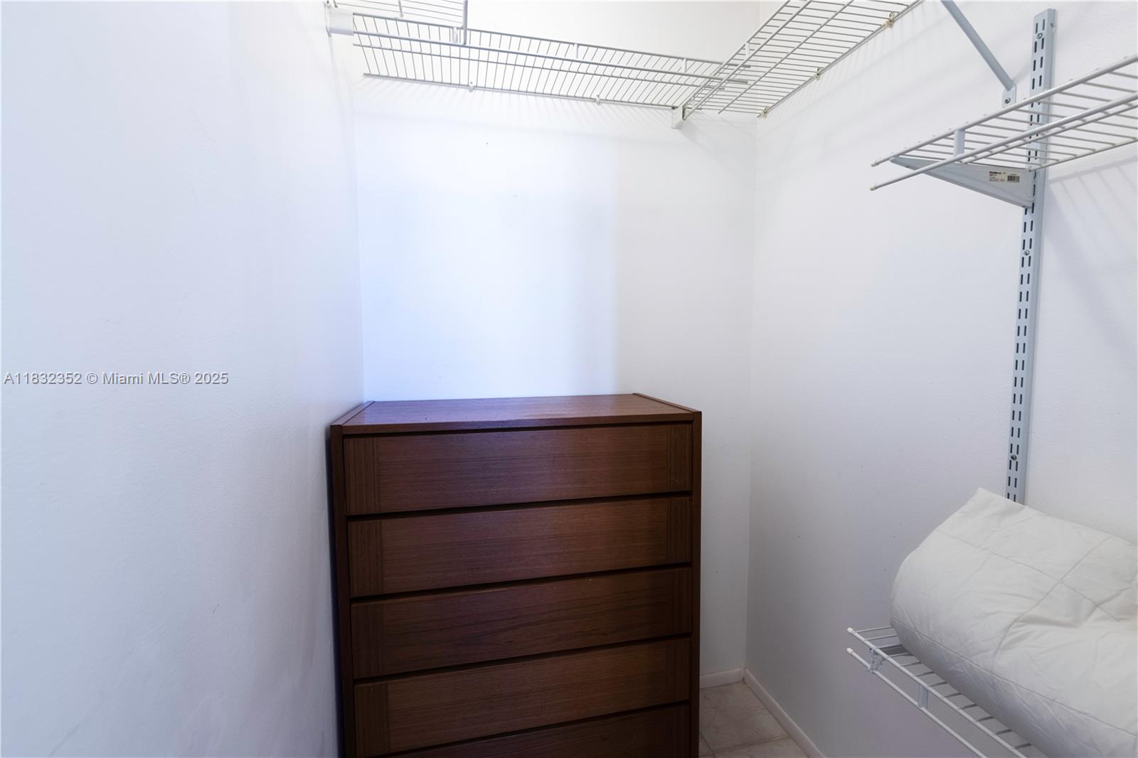 DELPHI TOWERS CONDO - Residential Lease