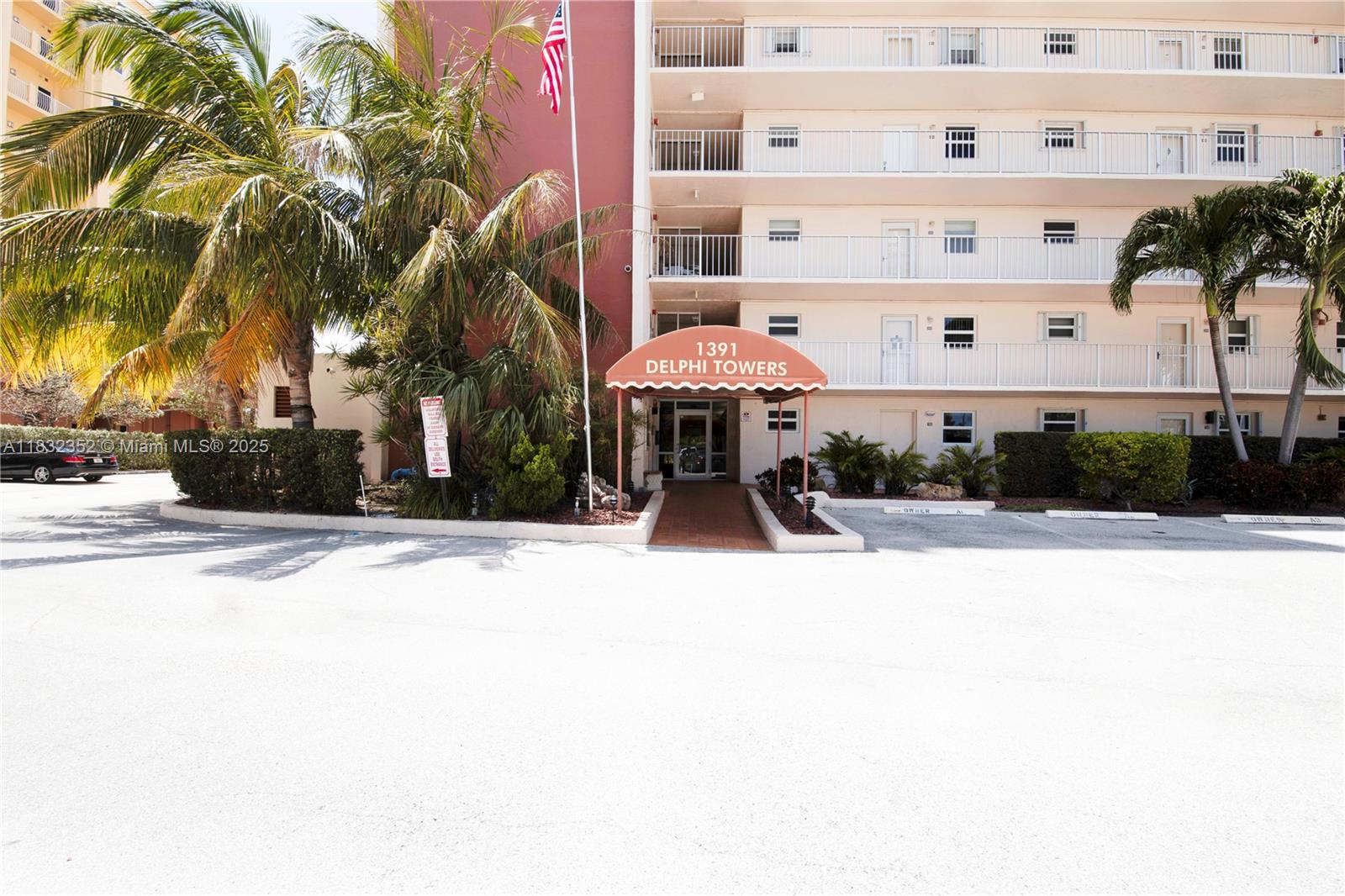 Location location!!! Waiting for you to call home long term or short term !! This beautiful intercostal condo is completely furnished, stainless steel appliances, impact windows and doors and most of all a million dollar view. Minutes always for FLL, downtown Ft. Lauderdale, Lauderdale by the sea and much more entertainment. Easy to show and fast hoa approval.