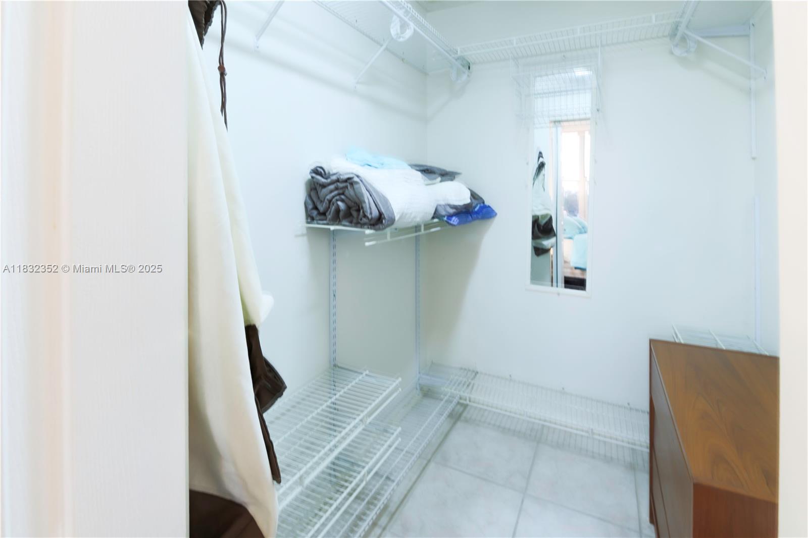 DELPHI TOWERS CONDO - Residential Lease