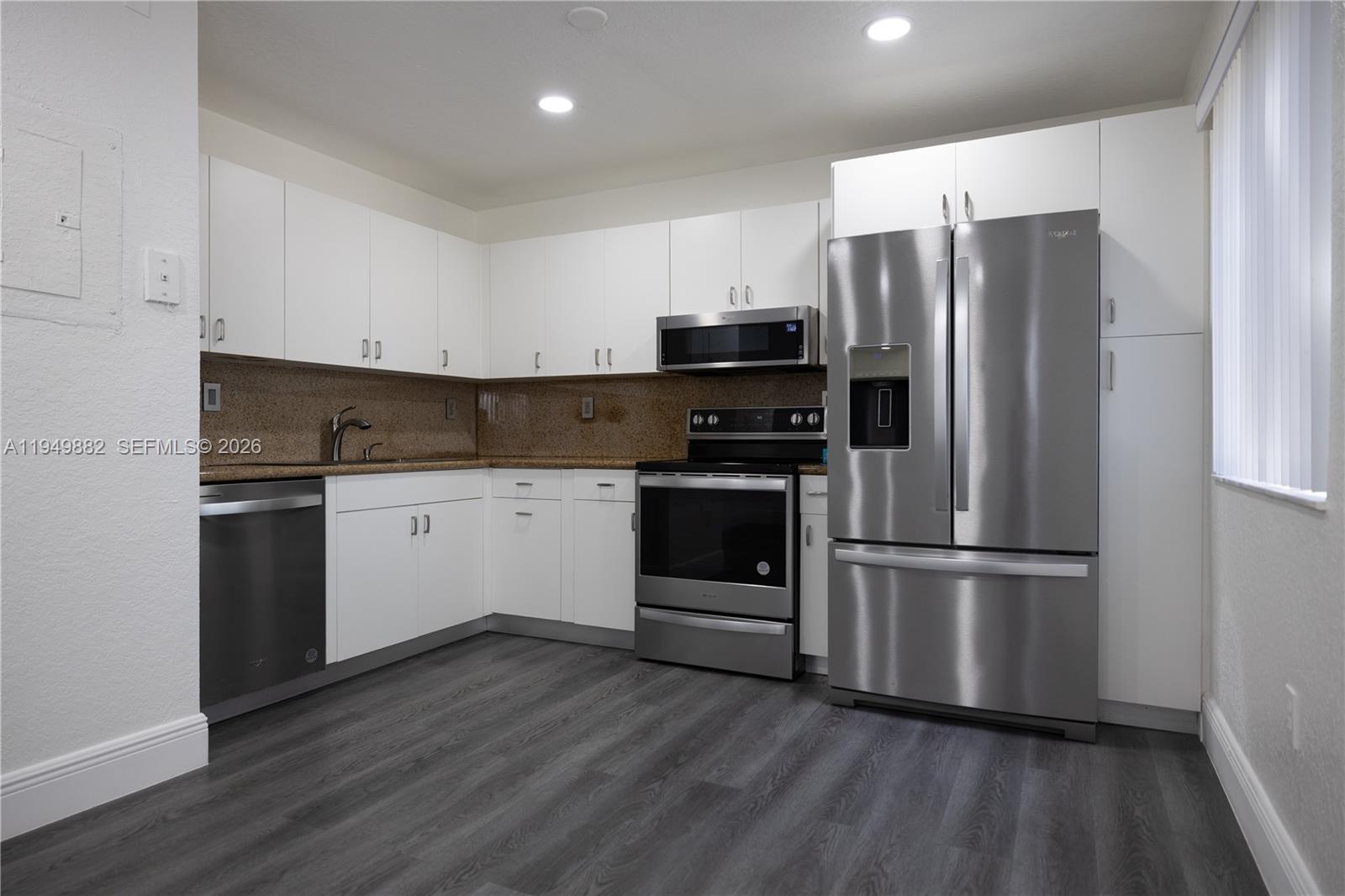 VISTA ALEGRE TOWNHOMES VI - Residential