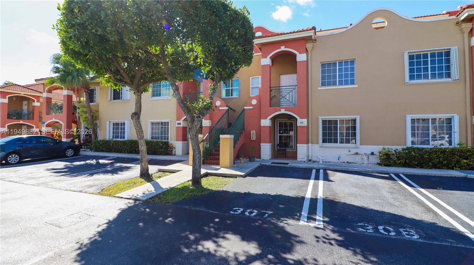 VISTA ALEGRE TOWNHOMES VI - Residential