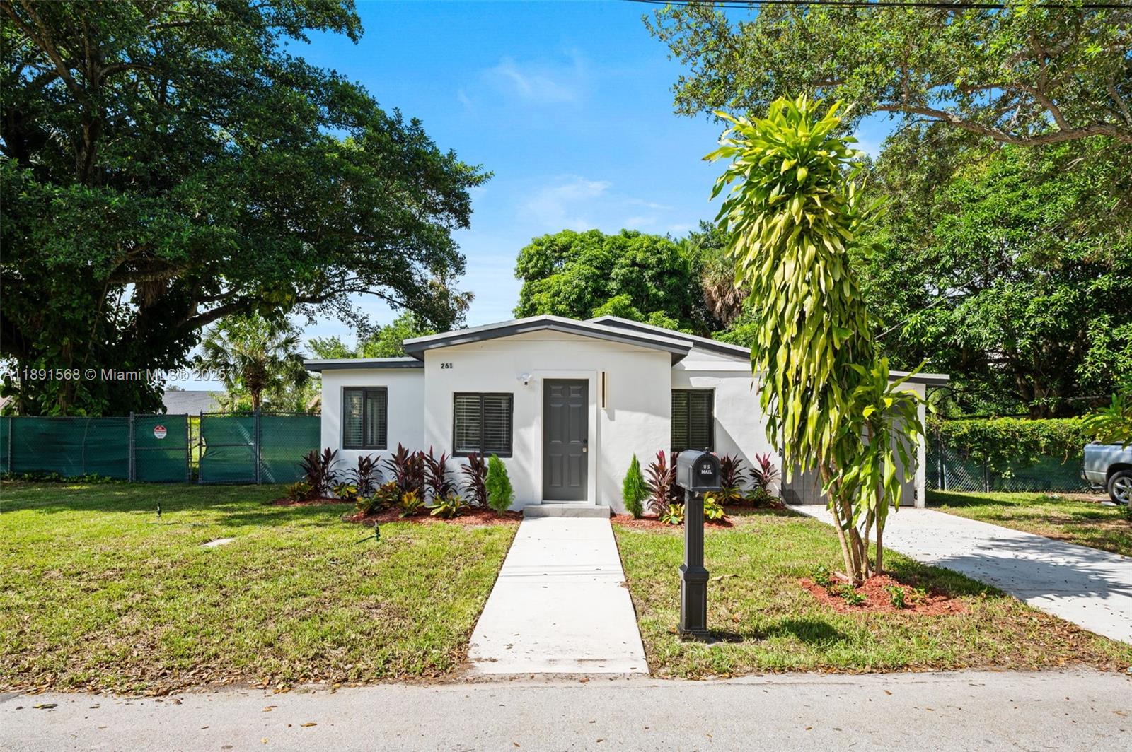 GOLDEN HOMESITES - Residential