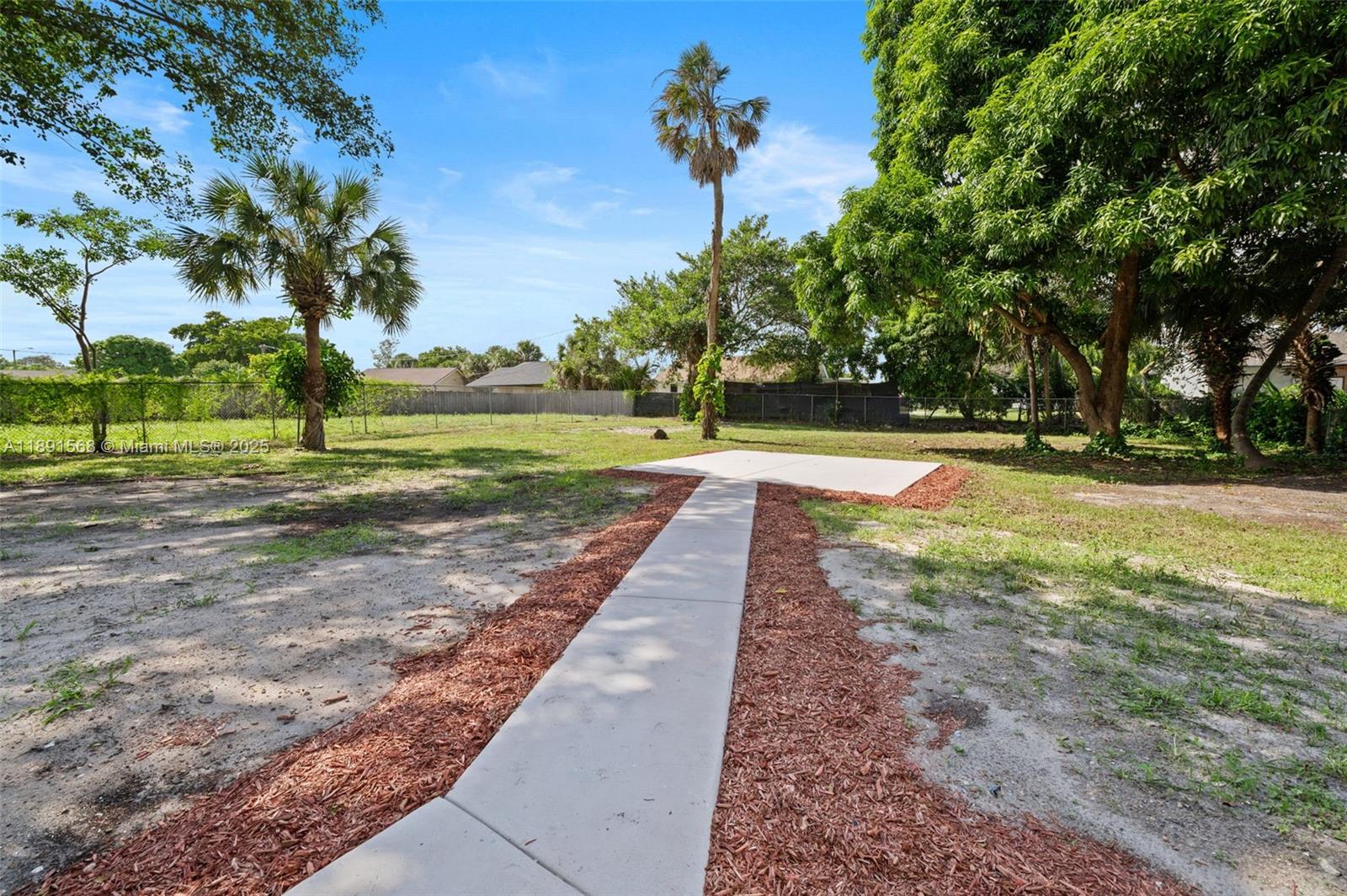 GOLDEN HOMESITES - Residential