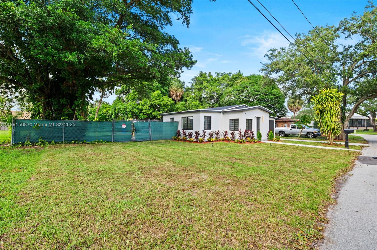 GOLDEN HOMESITES - Residential