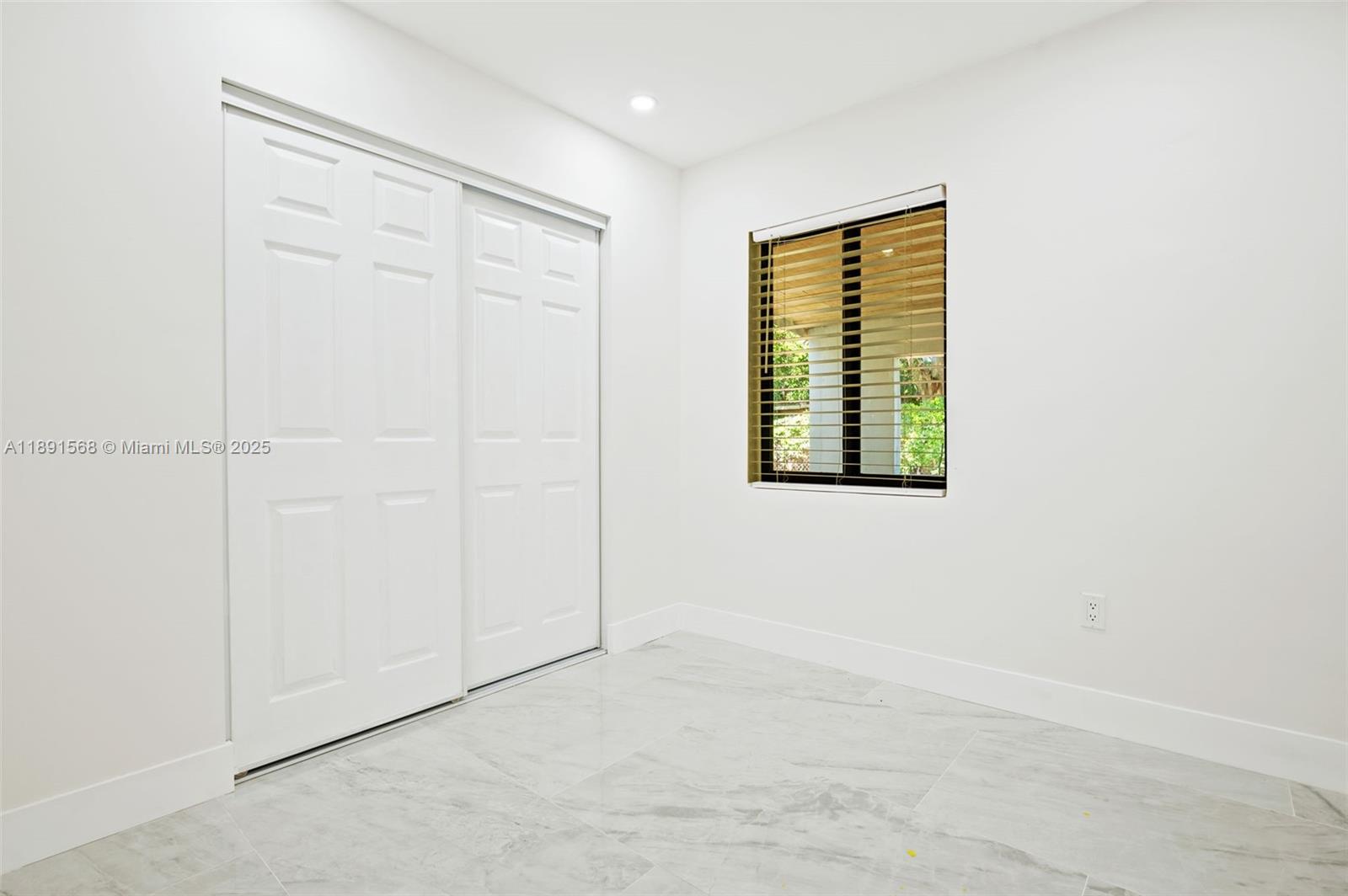 GOLDEN HOMESITES - Residential