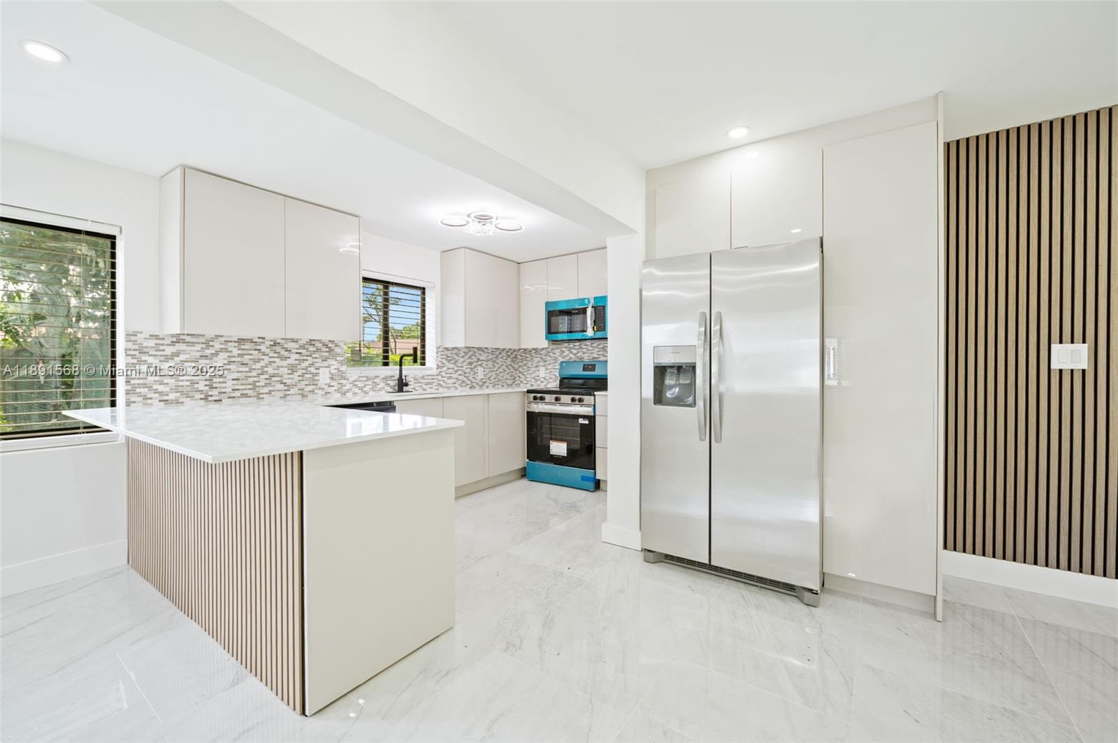 GOLDEN HOMESITES - Residential