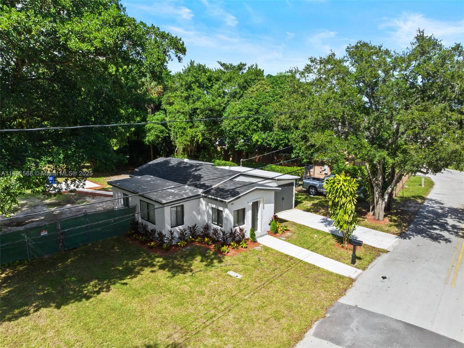 GOLDEN HOMESITES - Residential