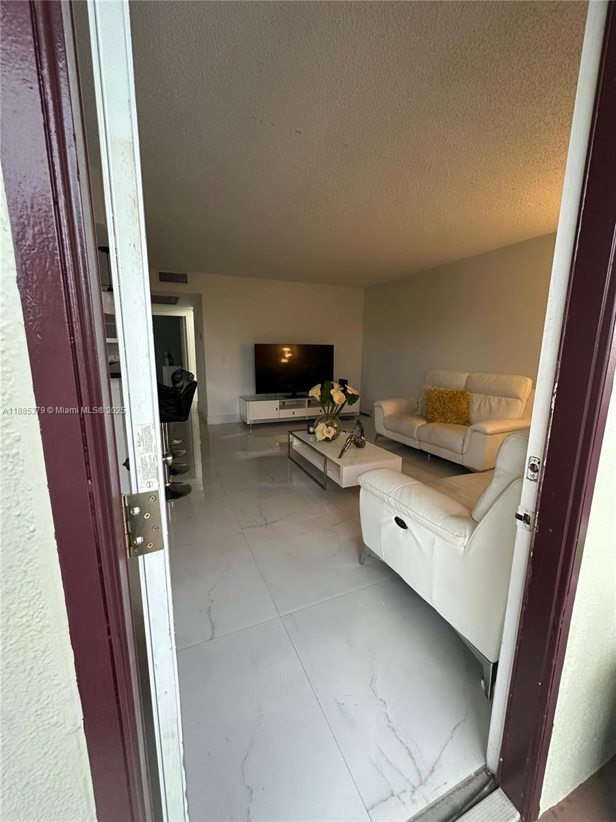 KINGSLEY AT CENTURY VILLA - Residential Lease