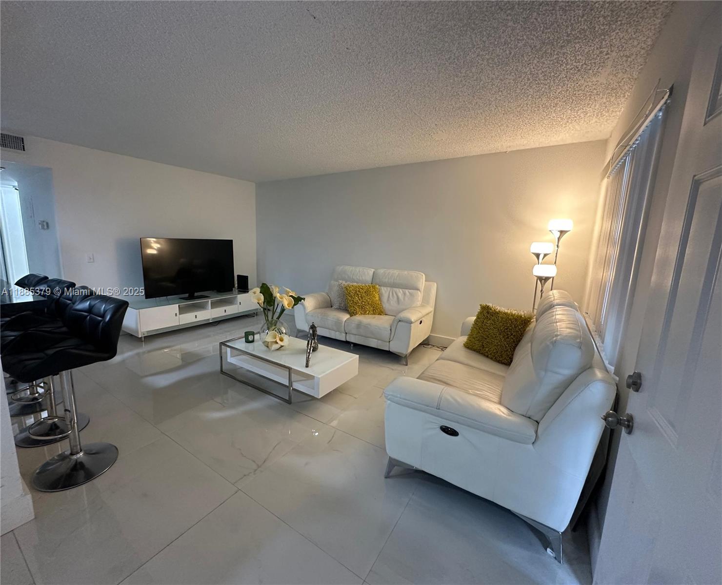 KINGSLEY AT CENTURY VILLA - Residential Lease