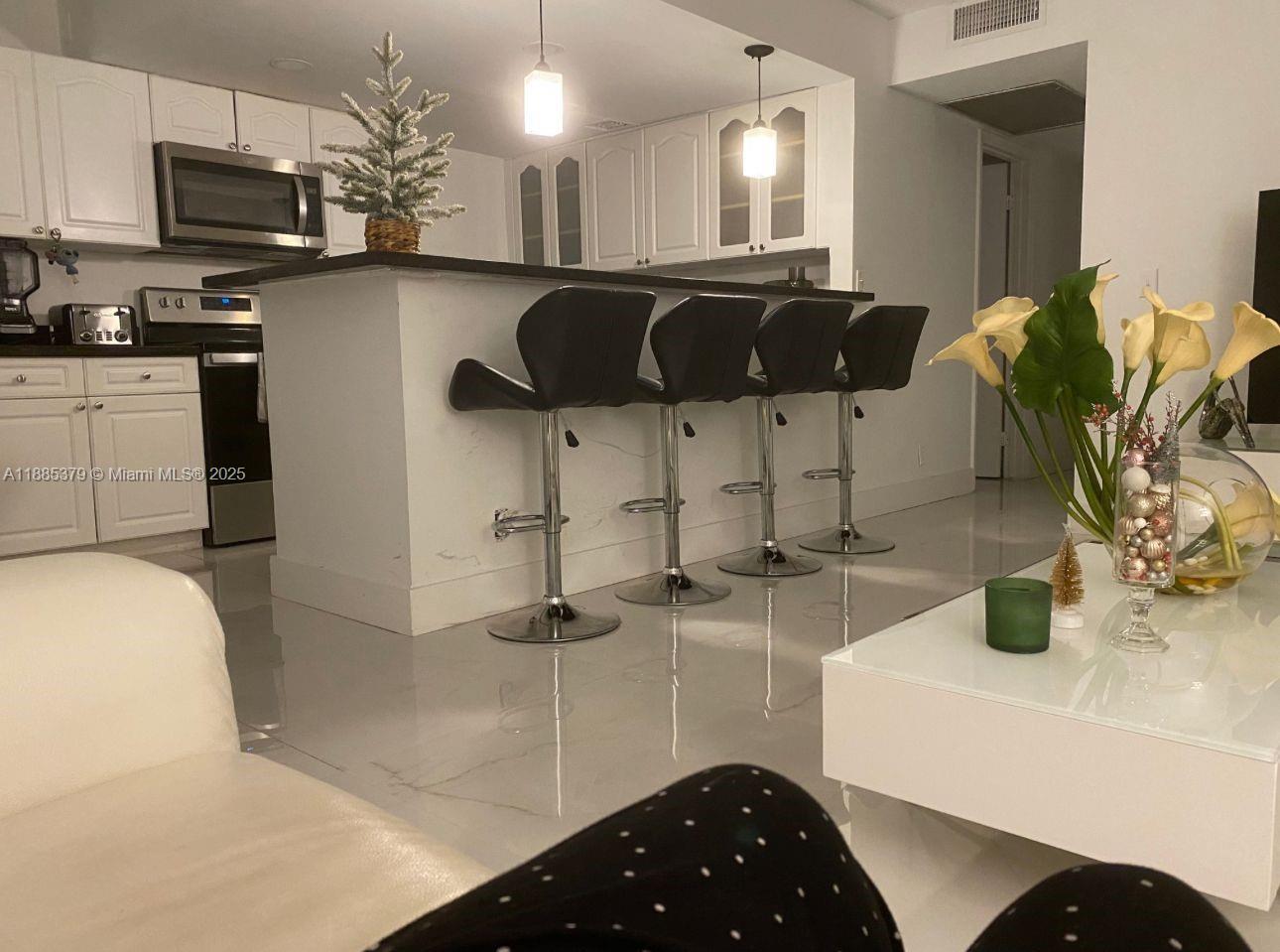 KINGSLEY AT CENTURY VILLA - Residential Lease