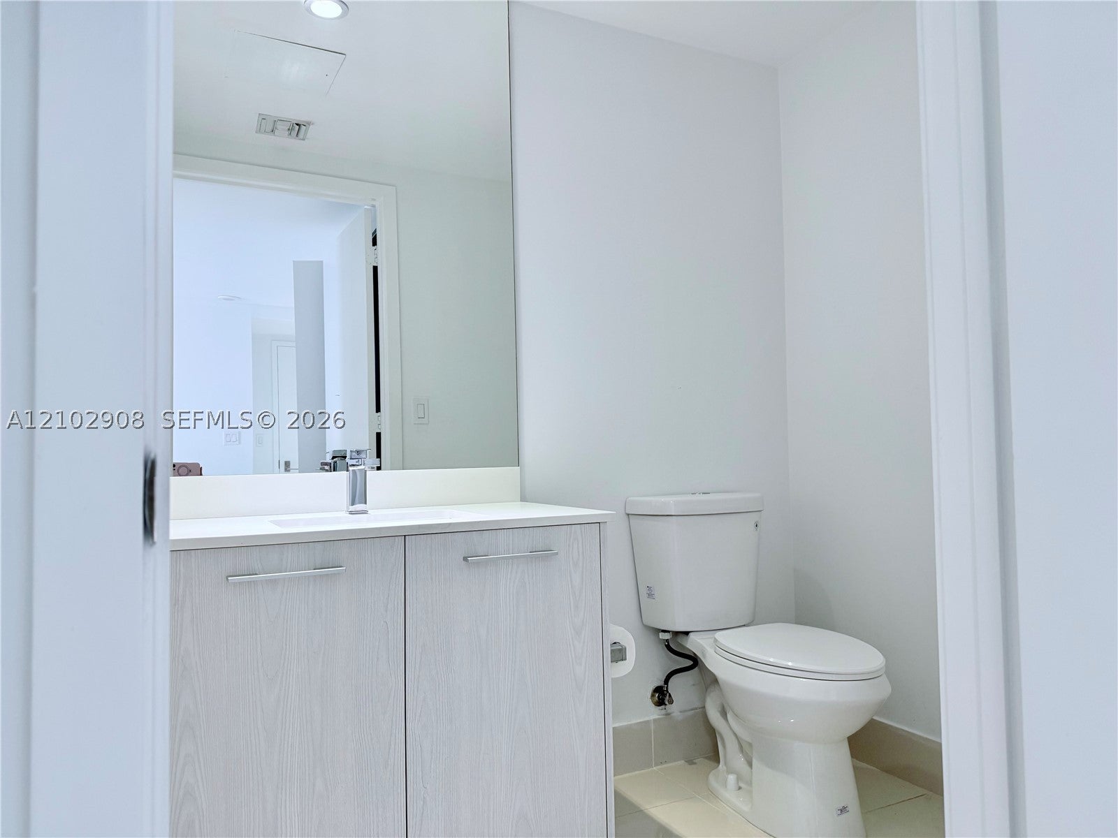 View photos, virtual tours, details... 45 SW 9th St 1209