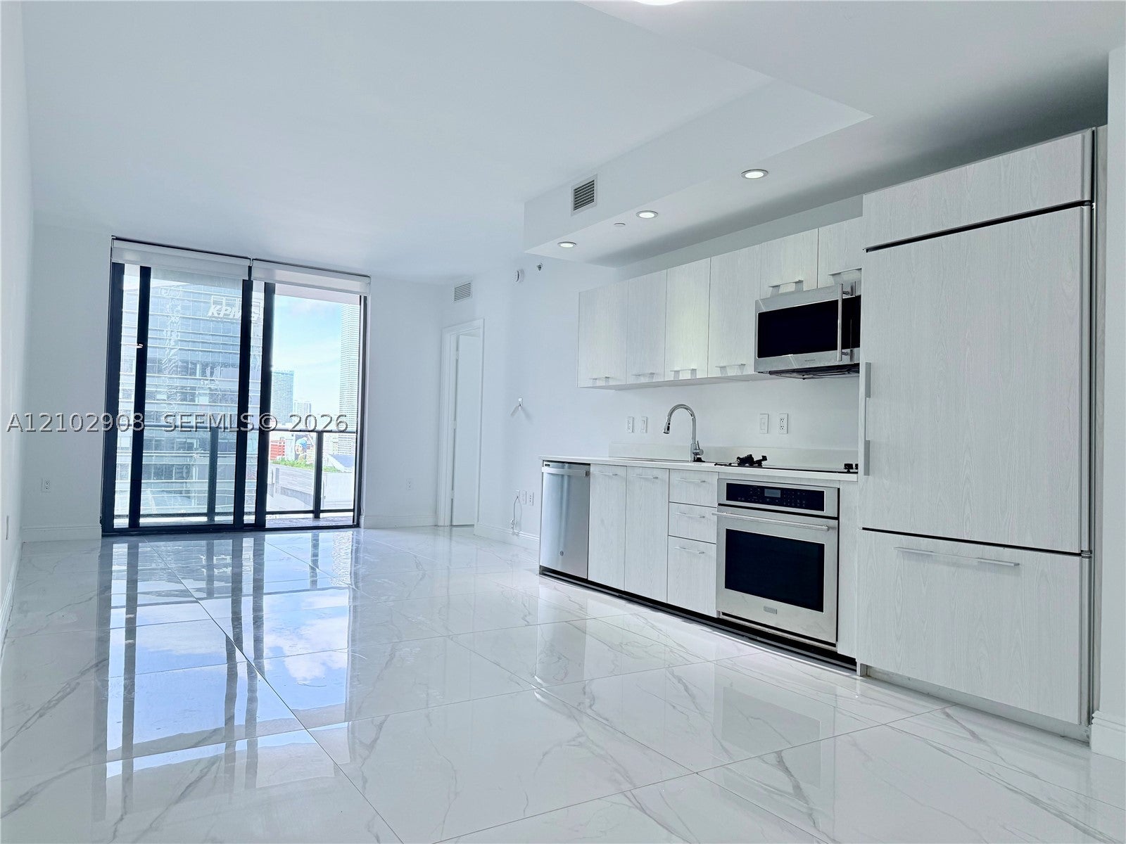 View photos, virtual tours, details... 45 SW 9th St 1209
