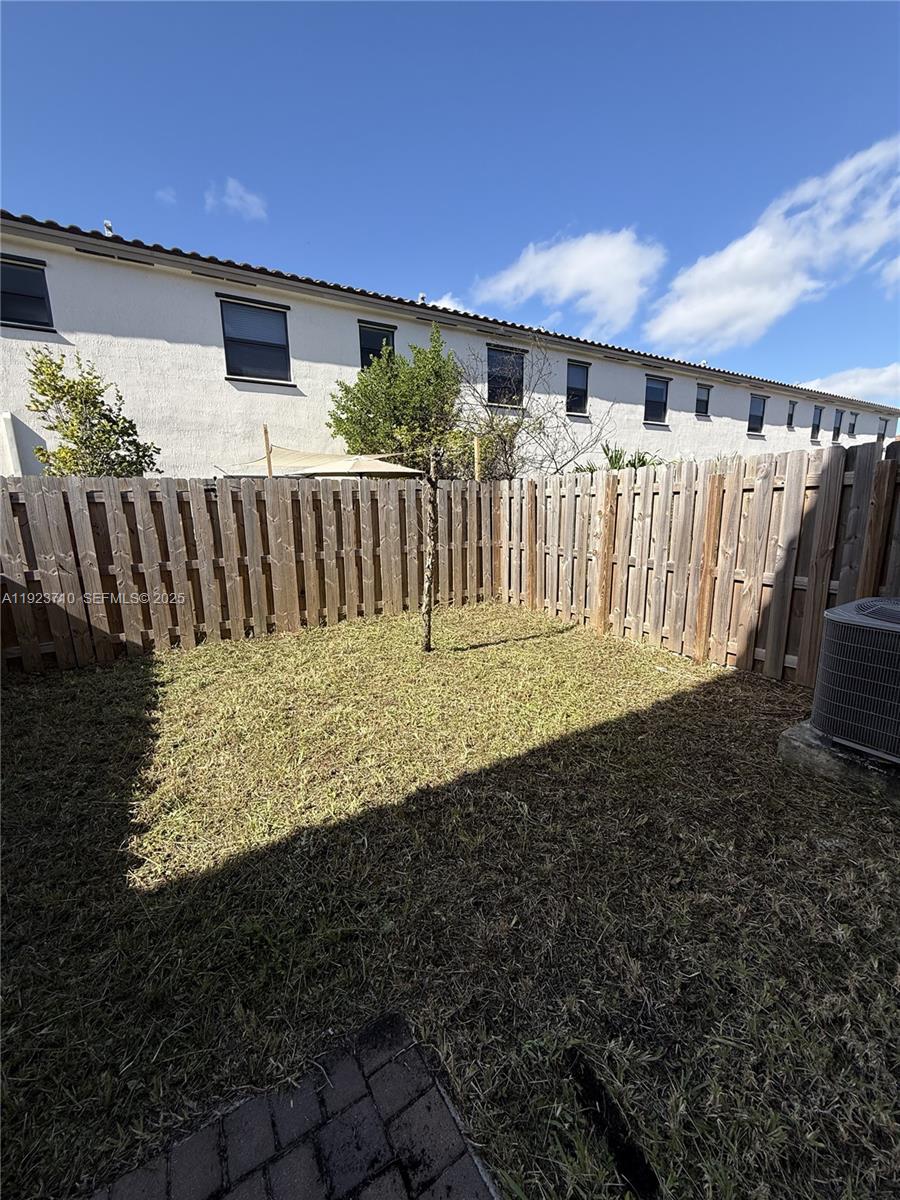 SILVER PALM RESIDENTIAL H - Residential Lease