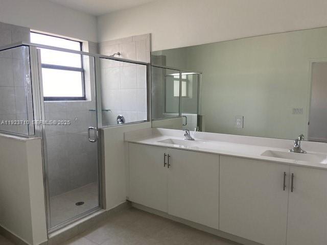 SILVER PALM RESIDENTIAL H - Residential Lease