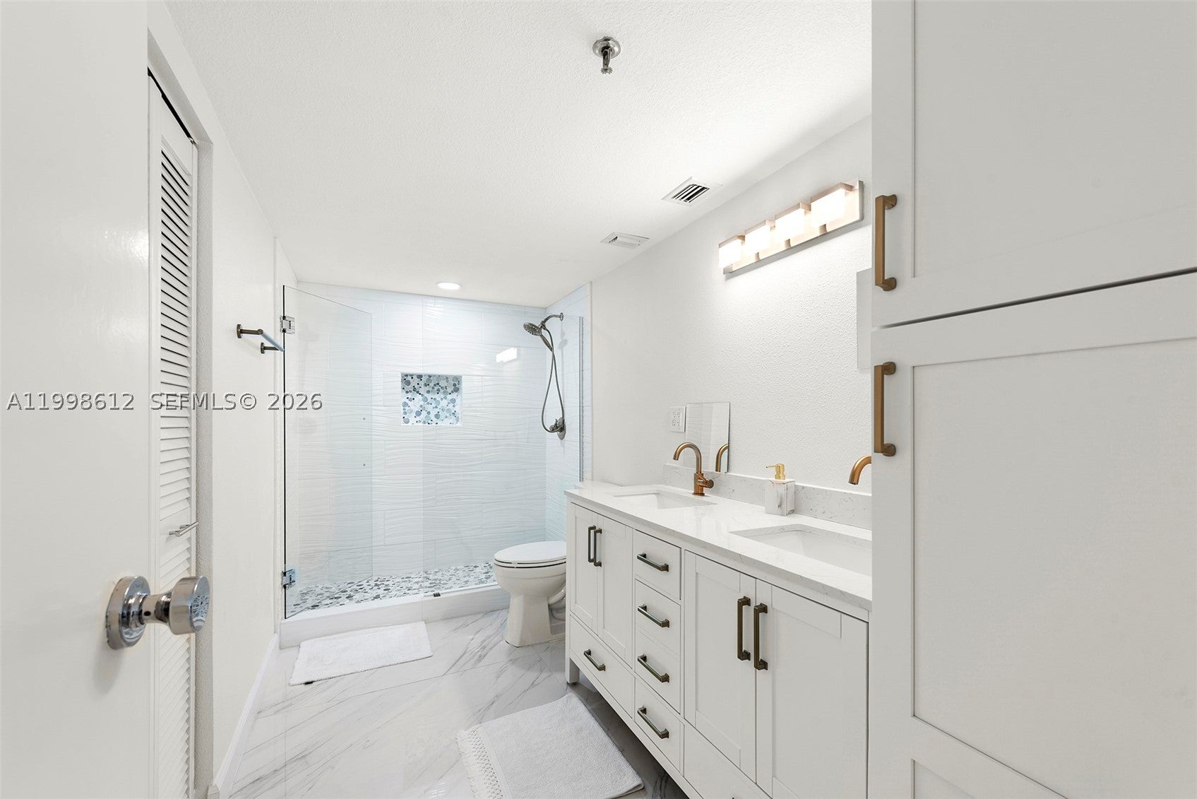 2401 Collins Ave 1007